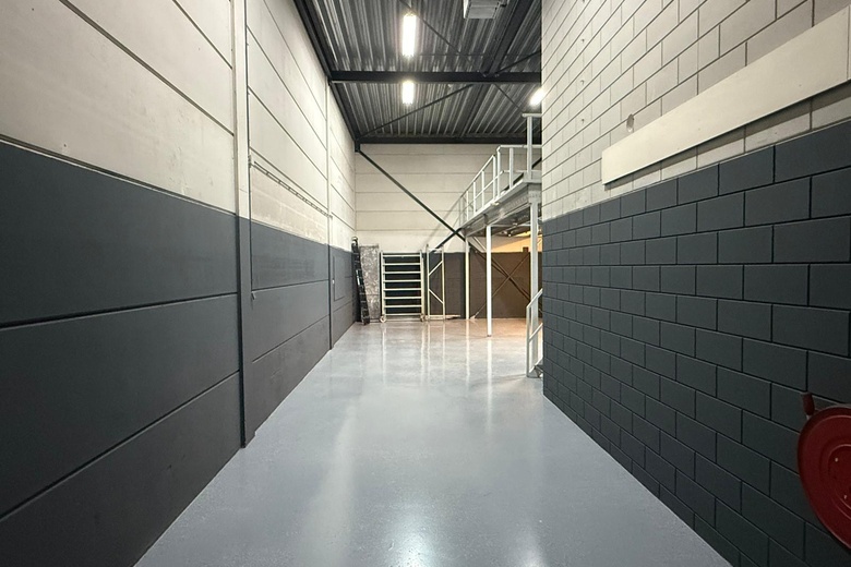 BedrijfsruimteaanAventurijn 228<br/> inDordrecht