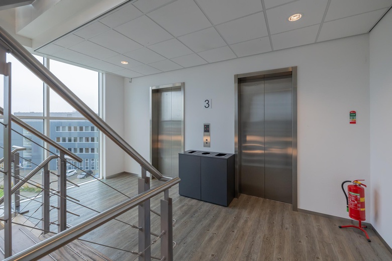 KantoorruimteaanMendelweg 32<br/> inLeiden KantoorruimteaanMendelweg 32<br/> inLeiden