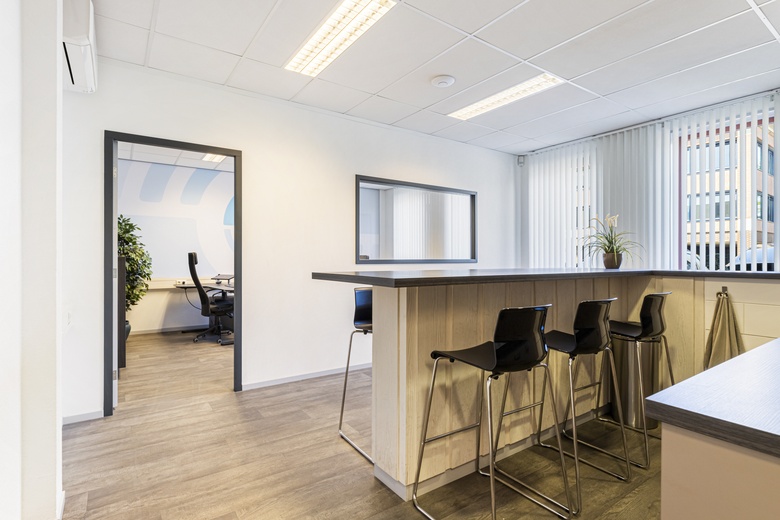 BedrijfsruimteaanAmbachtweg 17<br/> inMoordrecht