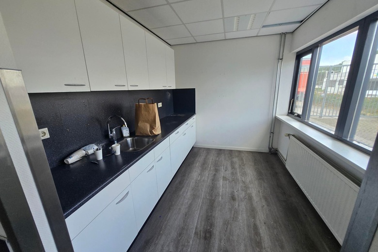 BedrijfsruimteaanEssebaan 43<br/> inCapelle aan den IJssel