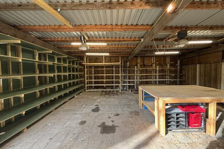 BedrijfsruimteaanTolstraat 8<br/> inEnschede