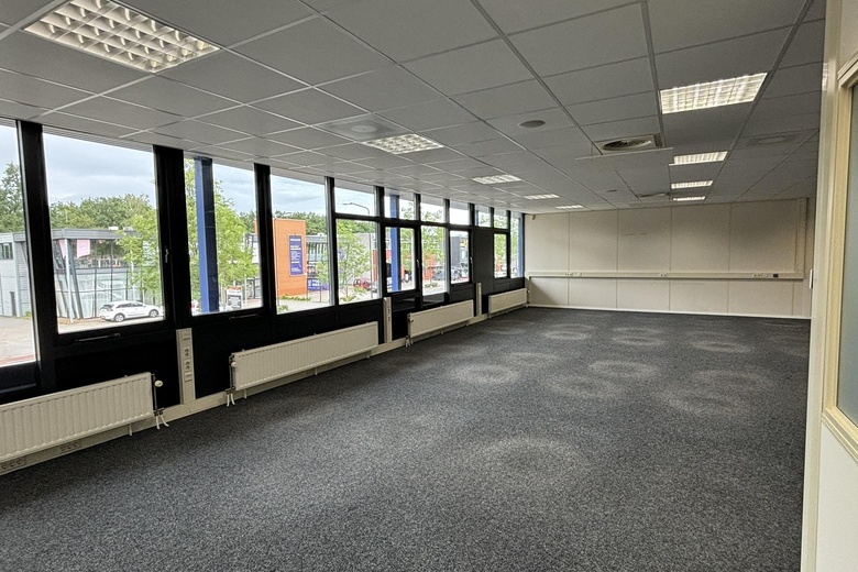 KantoorruimteaanLoopkantstraat 23<br/> inUden