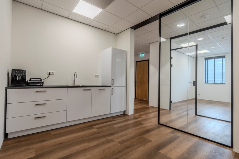 KantoorruimteaanWarwickstraat 15<br/> inSteenbergen KantoorruimteaanWarwickstraat 15<br/> inSteenbergen