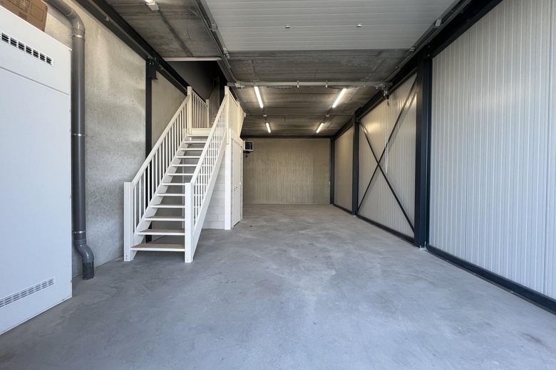 BedrijfsruimteaanLaurens Jzn. Costerstraat 4 B<br/> inOud-Beijerland