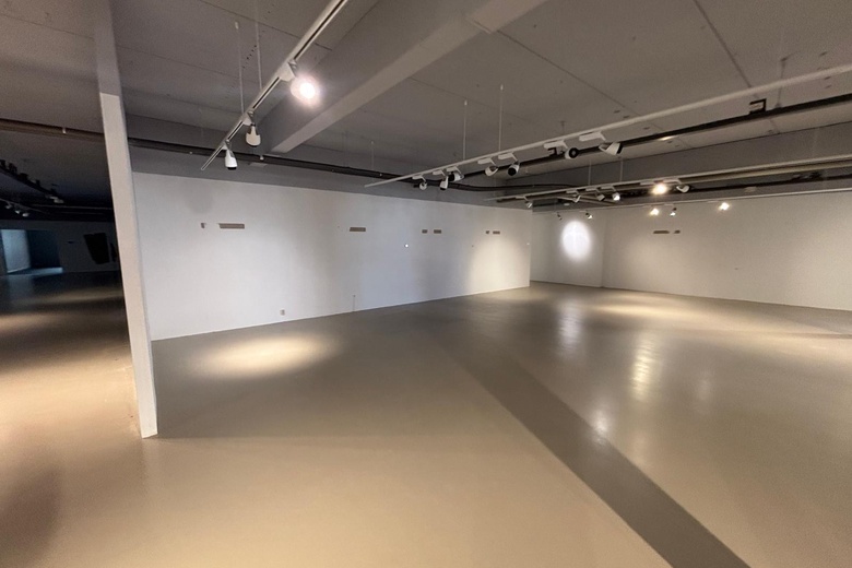 WinkelruimteaanVenlosingel 21<br/> inArnhem WinkelruimteaanVenlosingel 21<br/> inArnhem
