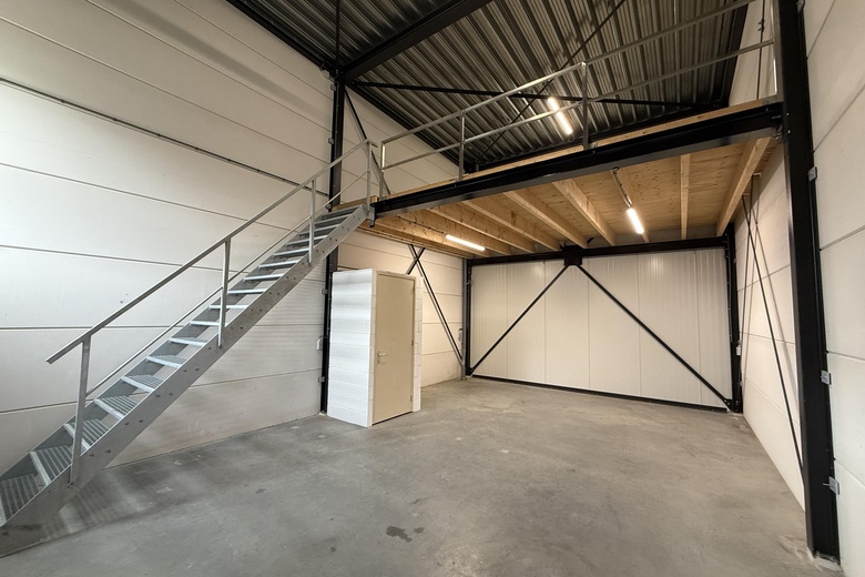 BedrijfsruimteaanNassau Dwarsstraat 18<br/> inVlijmen