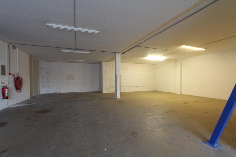 BedrijfsruimteaanDomineeslaan 91<br/> inZwanenburg