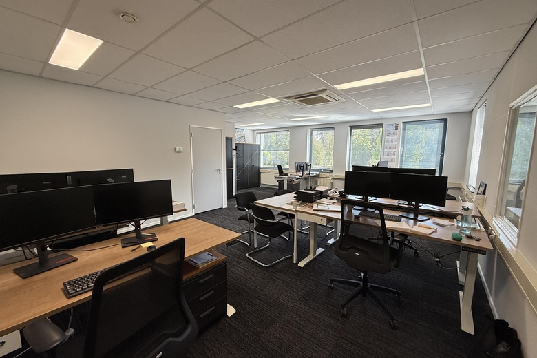 BedrijfsruimteaanOosterparkweg 35 f<br/> inRidderkerk