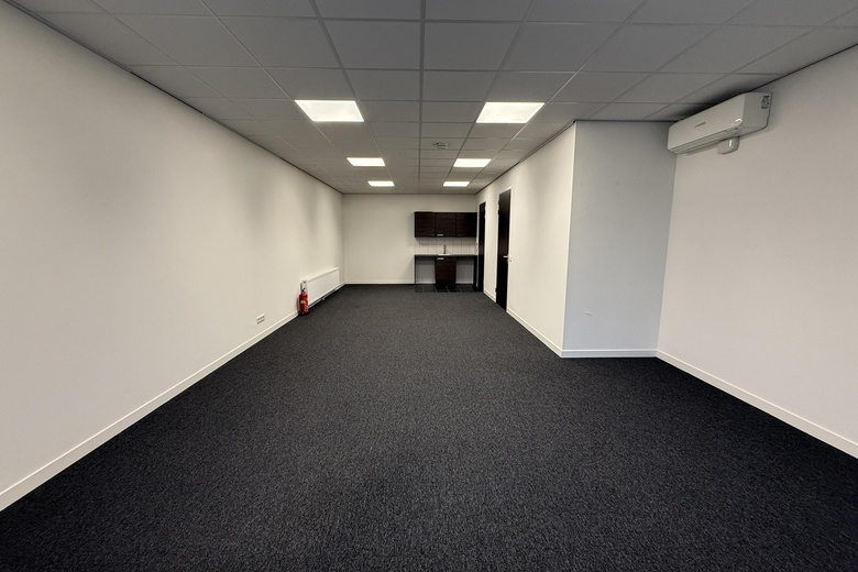 BedrijfsruimteaanKoperhoek 10 c<br/> inRhoon