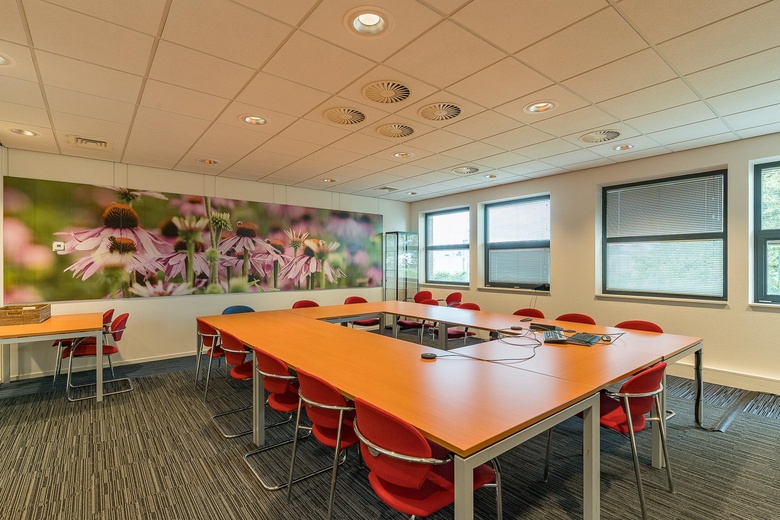 KantoorruimteaanJ.P. Broekhovenstraat 16<br/> inElburg