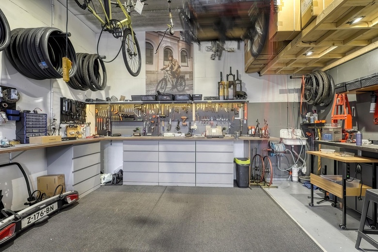 BedrijfsruimteaanIndustrieweg 5 e<br/> inVoorschoten