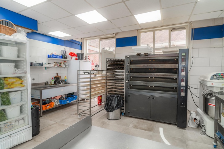 WinkelruimteaanGeneraal Cronjestraat 17 ZW<br/> inHaarlem WinkelruimteaanGeneraal Cronjestraat 17 ZW<br/> inHaarlem