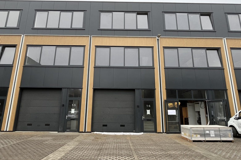 Bekijk foto 1 van Groningenhaven 1 6
