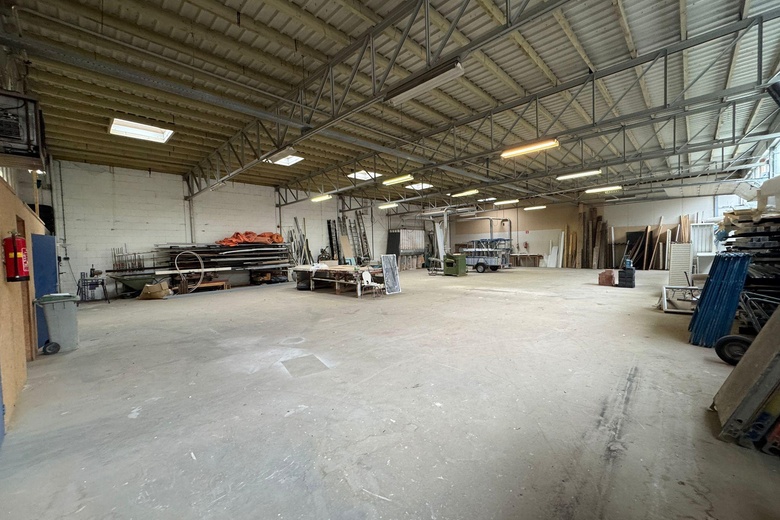 BedrijfsruimteaanMoeskampweg 10<br/> inDen Bosch BedrijfsruimteaanMoeskampweg 10<br/> inDen Bosch