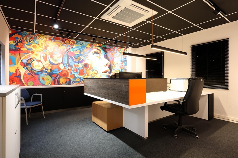 BedrijfsruimteaanLuzernestraat 9<br/> inNieuw-Vennep