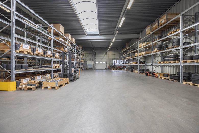 BedrijfsruimteaanJules Verneweg 96 a<br/> inTilburg BedrijfsruimteaanJules Verneweg 96 a<br/> inTilburg
