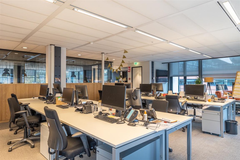 KantoorruimteaanKoos Postemalaan 8<br/> inHilversum