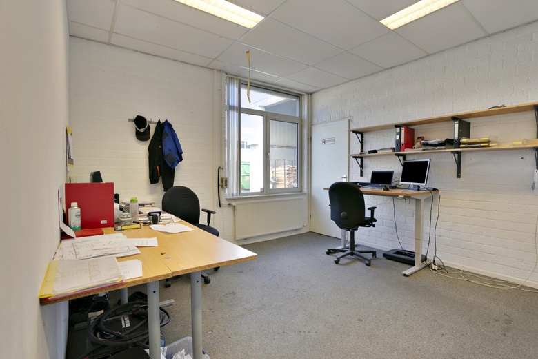 BedrijfsruimteaanGantelstraat 3<br/> inWaalwijk BedrijfsruimteaanGantelstraat 3<br/> inWaalwijk