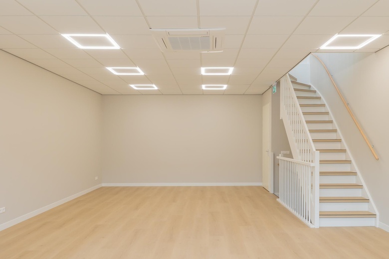 BedrijfsruimteaanCilinderweg 67<br/> inRoelofarendsveen