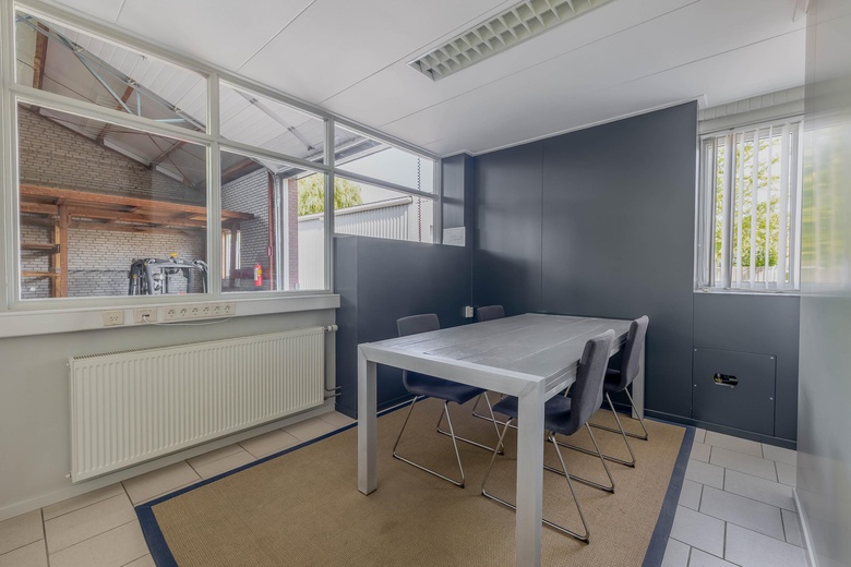 BedrijfsruimteaanMolendijk 38<br/> inKrimpen aan de Lek