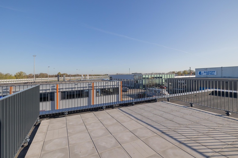 BedrijfsruimteaanCilinderweg 75<br/> inRoelofarendsveen