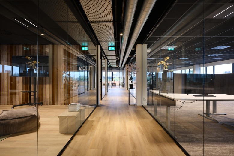 KantoorruimteaanVijzelmolenlaan 9units<br/> inWoerden