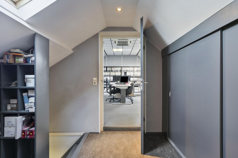 BedrijfsruimteaanDorpsstraat 56<br/> inOssendrecht BedrijfsruimteaanDorpsstraat 56<br/> inOssendrecht
