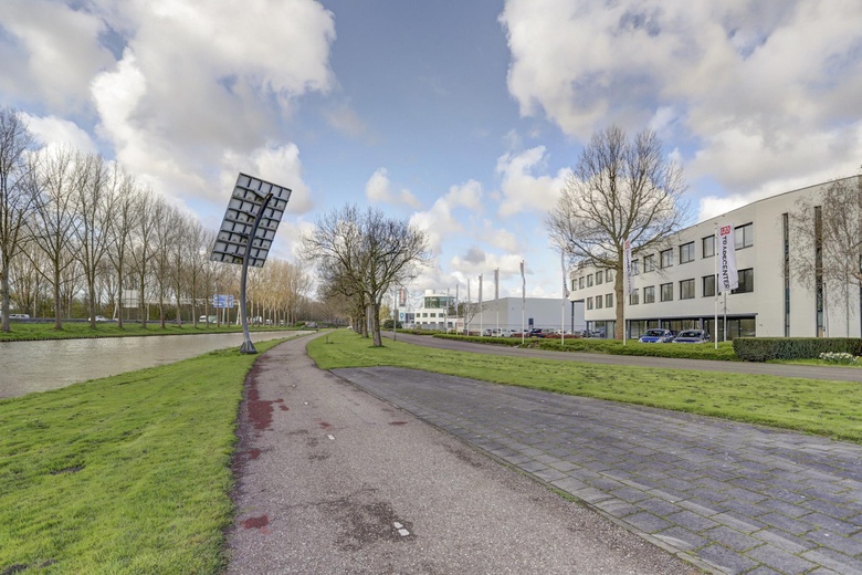 KantoorruimteaanHoogeveenenweg 100<br/> inNieuwerkerk aan den IJssel