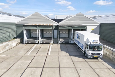 Bekijk foto 2 van Meerlandenweg 63