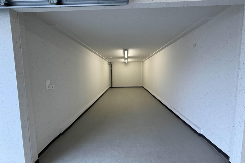 BedrijfsruimteaanProf. Zeemanweg 6 83<br/> inWaalwijk