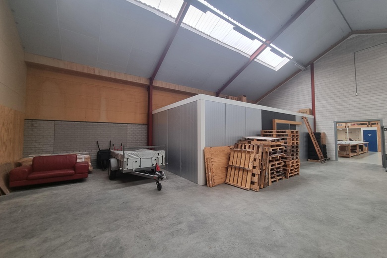 BedrijfsruimteaanIndustrieweg 21 a<br/> inVuren