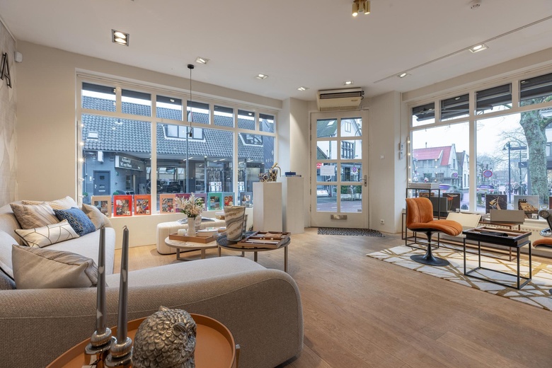 WinkelruimteaanNaarderstraat 23<br/> inLaren WinkelruimteaanNaarderstraat 23<br/> inLaren