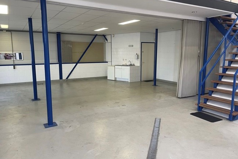 BedrijfsruimteaanHarregatplein 7 c<br/> inZuidland BedrijfsruimteaanHarregatplein 7 c<br/> inZuidland
