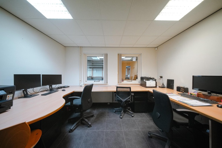 BedrijfsruimteaanBreedijk 19<br/> inHelmond BedrijfsruimteaanBreedijk 19<br/> inHelmond