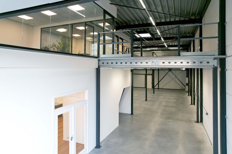 Bekijk foto Bedrijfsruimte aan de Luchtenhorst 7 b in Zutphen Bekijk foto Bedrijfsruimte aan de Luchtenhorst 7 b in Zutphen