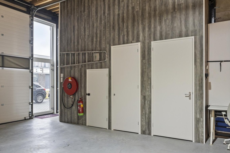 BedrijfsruimteaanCrommelinbaan 61 F<br/> inCruquius BedrijfsruimteaanCrommelinbaan 61 F<br/> inCruquius