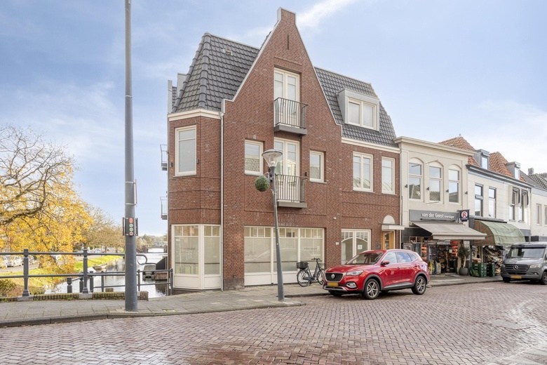 Bekijk foto 1 van Raadhuisstraat 102