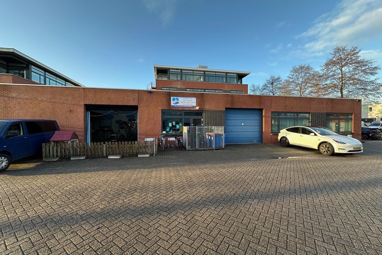 KantoorruimteaanLuzernestraat 19 - 21<br/> inNieuw-Vennep KantoorruimteaanLuzernestraat 19 - 21<br/> inNieuw-Vennep