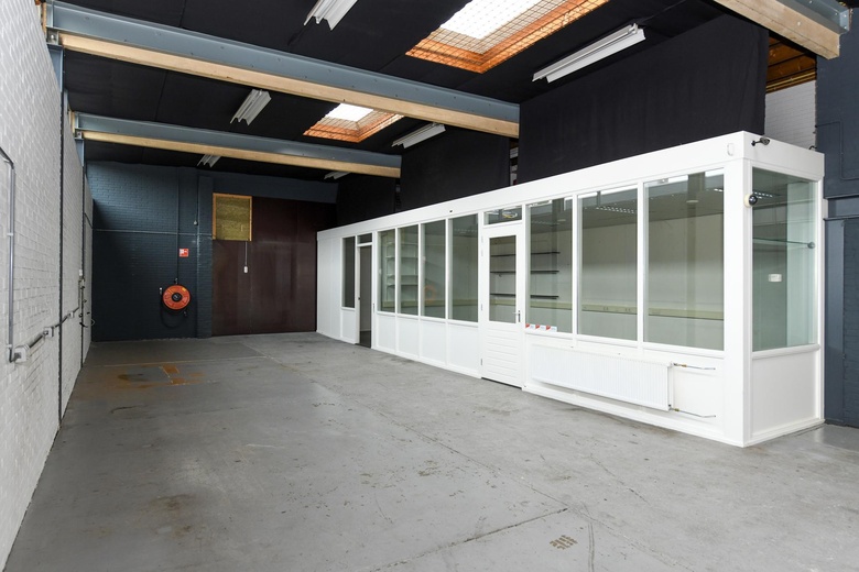 BedrijfsruimteaanEnergiestraat 33<br/> inNaarden BedrijfsruimteaanEnergiestraat 33<br/> inNaarden
