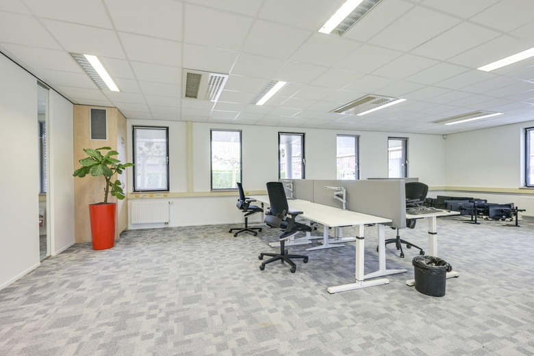 KantoorruimteaanHet Spoor 94<br/> inHouten KantoorruimteaanHet Spoor 94<br/> inHouten