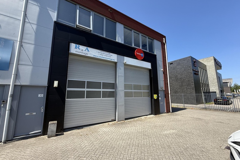 BedrijfsruimteaanDeventerseweg 31<br/> inBarendrecht BedrijfsruimteaanDeventerseweg 31<br/> inBarendrecht