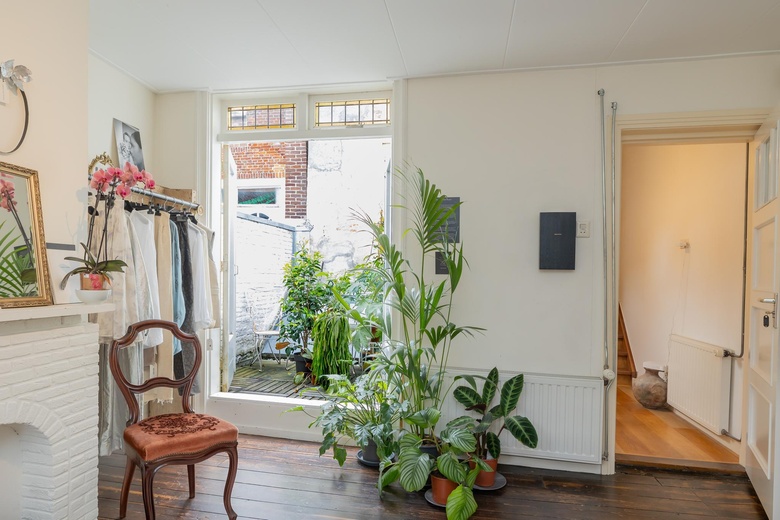 WinkelruimteaanHaarlemmerstraat 18<br/> inLeiden WinkelruimteaanHaarlemmerstraat 18<br/> inLeiden