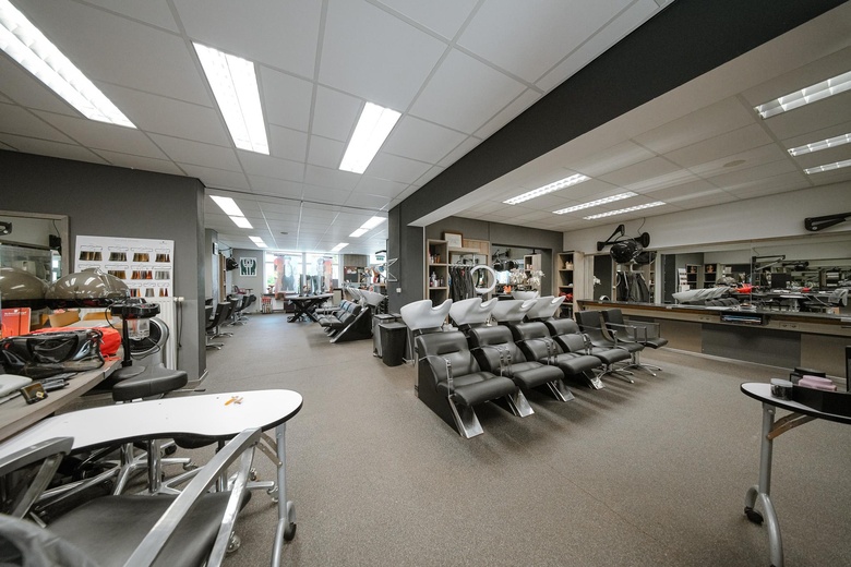 WinkelruimteaanKerkstraat 10<br/> inBeek en Donk