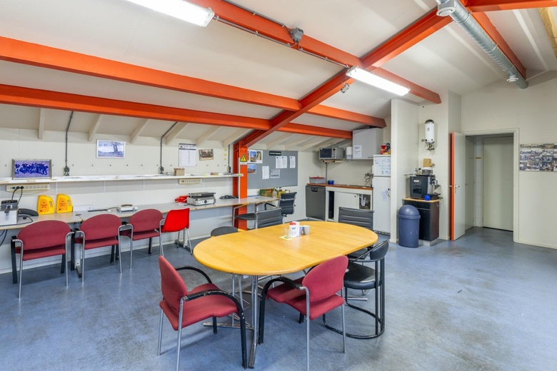 BedrijfsruimteaanDamweg 3<br/> inSchoorl