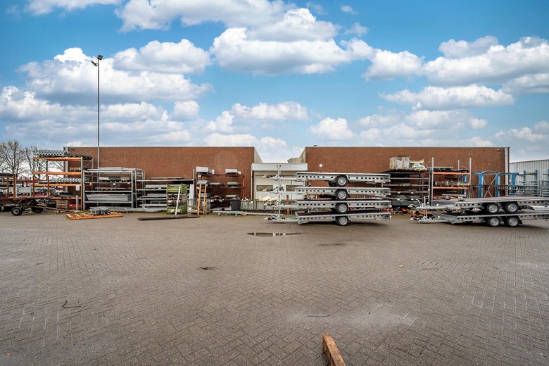 BedrijfsruimteaanOploseweg 10<br/> inOverloon BedrijfsruimteaanOploseweg 10<br/> inOverloon
