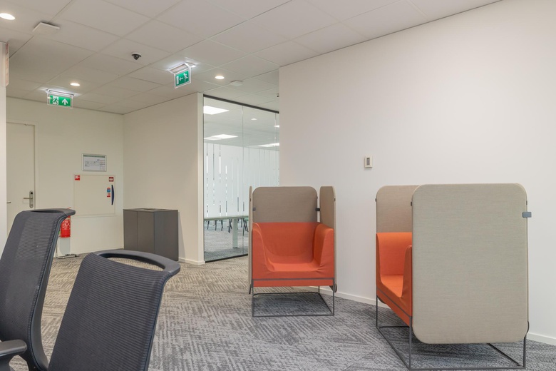KantoorruimteaanMendelweg 32<br/> inLeiden KantoorruimteaanMendelweg 32<br/> inLeiden