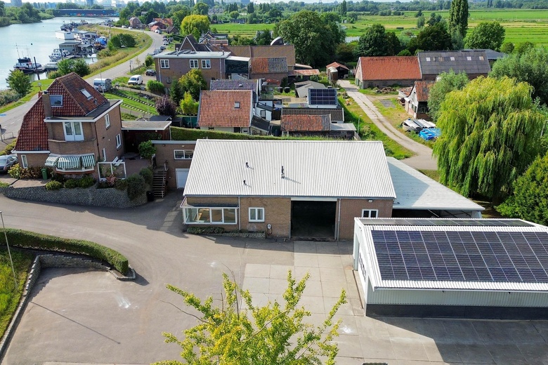 BedrijfsruimteaanMolendijk 38<br/> inKrimpen aan de Lek