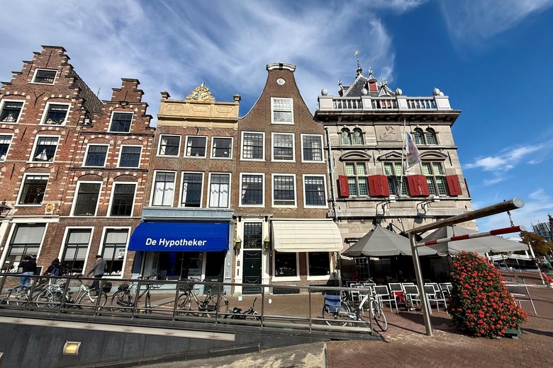 Bekijk foto 1 van Damstraat 27