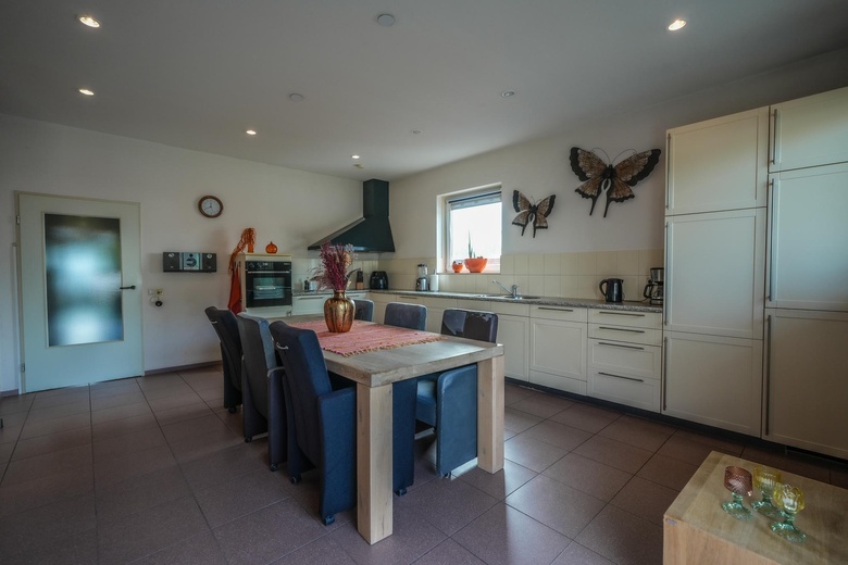 BedrijfsruimteaanDommelstraat 30<br/> inOss BedrijfsruimteaanDommelstraat 30<br/> inOss