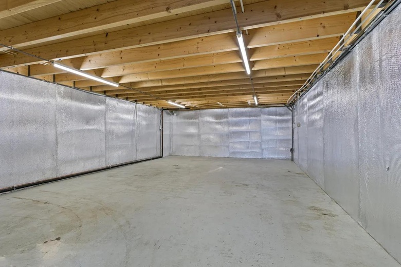 BedrijfsruimteaanPampuslaan 75<br/> inWeesp